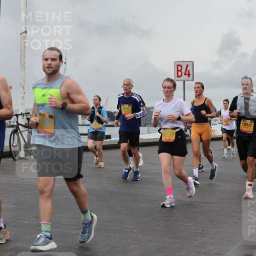 13.09.2026 - Kiel Lauf Andreas Tolksdorf http://msf.ph/oto/10460790 13.09.2026 12:01:30 Kiellinie 9346, 12733, 4, 12537, 3 meine-sportfotos.de
