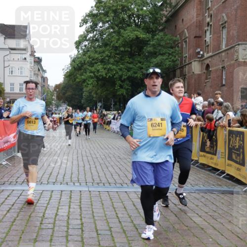 13.09.2026 - Kiel Lauf Yannick Fuchs http://msf.ph/oto/10460800 13.09.2026 09:52:55 Ziel 70, 291, 1395, 3581, 4671, 6241, 6613, 6845, 7394, 8851, 9565, 12258, 180, 918, 919, 1092, 2157, 2924, 4412, 5032, 5736, 6432, 6601, 6679, 7719, 7742, 7867, 8068, 8992, 9345, 9892, 10259, 10280, 10746, 10798, 12282, 175, 2399, 3205, 7140, 7226, 7495, 9707, 10275, 11312, 12417, 12468, 180, 2924, 3476, 3832, 4666, 5032, 6867, 7347, 7494, 7719, 8992, 11130 meine-sportfotos.de
