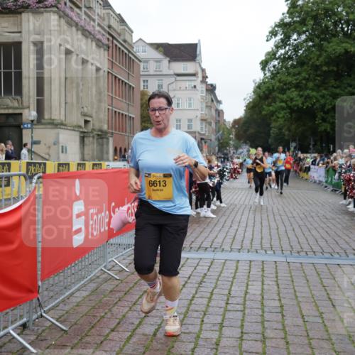 13.09.2026 - Kiel Lauf Yannick Fuchs http://msf.ph/oto/10460807 13.09.2026 09:52:56 Ziel 70, 291, 1395, 3205, 3581, 4671, 6241, 6613, 6845, 7394, 8851, 9565, 12258, 12417, 12468, 291, 918, 919, 1092, 2157, 2924, 4412, 5032, 5736, 6432, 6601, 6679, 7742, 7867, 8068, 8992, 9345, 9565, 9892, 10259, 10280, 10746, 10798, 12258, 12282, 175, 2399, 7140, 7226, 7495, 9707, 10275, 11312, 180, 2924, 3832, 4666, 5032, 6867, 7347, 7719, 8992, 10746, 11130 meine-sportfotos.de