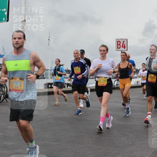 13.09.2026 - Kiel Lauf Andreas Tolksdorf http://msf.ph/oto/10460808 13.09.2026 12:01:30 Kiellinie 425, 9346, 4, 12733, 12537 meine-sportfotos.de