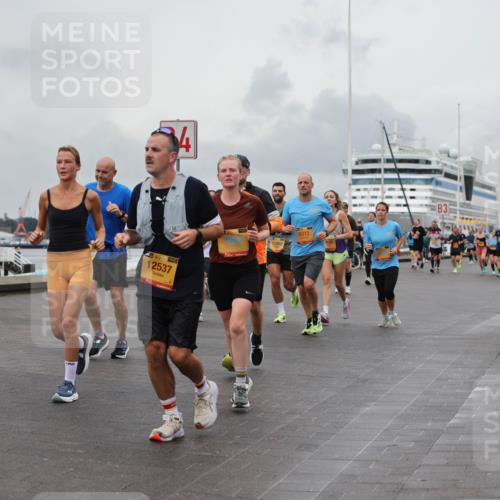 13.09.2026 - Kiel Lauf Andreas Tolksdorf http://msf.ph/oto/10460825 13.09.2026 12:01:31 Kiellinie 12733, 1, 35, 12537, 11068, 8372, 150, 3 meine-sportfotos.de