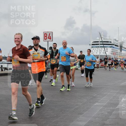 13.09.2026 - Kiel Lauf Andreas Tolksdorf http://msf.ph/oto/10460876 13.09.2026 12:01:32 Kiellinie 12537, 4, 11068, 3, 8372, 3 meine-sportfotos.de