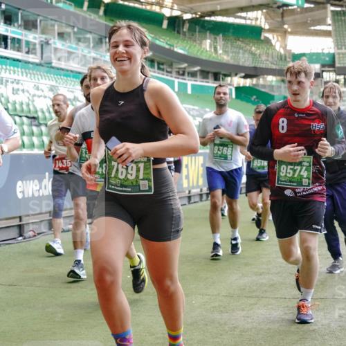 13.09.2026 - 21. swb-Marathon Bremen Michael Burmester http://msf.ph/oto/10460936 13.09.2026 13:12:15 Laufen im Stadion 118, 183, 265, 514, 695, 703, 843, 933, 984, 1113, 1226, 1286, 1334, 1435, 1849, 1851, 1936, 1952, 2005, 2248, 2264, 2281, 2299, 2330, 2336, 2353, 2375, 2377, 2398, 2426, 2443, 2461, 2478, 2505, 2531, 2589, 2659, 2669, 2673, 2684, 2765, 2792, 2804, 2815, 2822, 2836, 2850, 2860, 2895, 2907, 2963, 2966, 2975, 2976, 3026, 3027, 3079, 3082, 3143, 3155, 3159, 3293, 3308, 3328, 3349, 3352, 3409, 3434, 3549, 551 meine-sportfotos.de