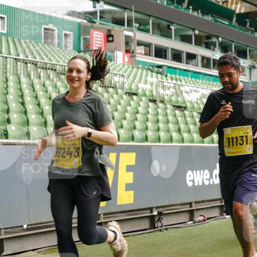 13.09.2026 - 21. swb-Marathon Bremen Michael Burmester http://msf.ph/oto/10461025 13.09.2026 10:34:22 Laufen im Stadion 10018, 10078, 10093, 10147, 10157, 10166, 10177, 10184, 10185, 10211, 10236, 10240, 10254, 10297, 10300, 10355, 10356, 10367, 10368, 10369, 10374, 10383, 10394, 10408, 10415, 10423, 10428, 10460, 10485, 10494, 10528, 10530, 10559, 10578, 10604, 10639, 10668, 10669, 10673, 10677, 10687, 10691, 10699, 10700, 10728, 10745, 10749, 10750, 10772, 10787, 10788, 10794, 10809, 10828, 10857, 10914, 10928, 11126, 11162, 11343, 11803, 11965, 10146, 10222 meine-sportfotos.de