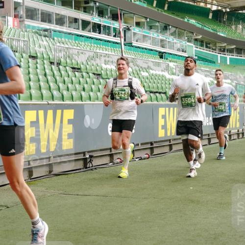 13.09.2026 - 21. swb-Marathon Bremen Michael Burmester http://msf.ph/oto/10461051 13.09.2026 12:55:06 Laufen im Stadion 161, 189, 201, 205, 385, 388, 411, 461, 472, 481, 495, 655, 666, 675, 816, 827, 854, 913, 1053, 1058, 1076, 1197, 1390, 1419, 1468, 1537, 1551, 1599, 1631, 1645, 1658, 2055, 2122, 2125, 2234, 2251, 2319, 2383, 2390, 2474, 2499, 2604, 2623, 2701, 2733, 2801, 2824, 2870, 2882, 2913, 2922, 2962, 2971, 3012, 3054, 3057, 3134, 3175, 3192, 3206, 3241, 3246, 3346, 3356, 3357, 3413, 3706, 3716, 3836, 4135, 4137, 4413, 4733, 5277, 5430, 5530, 6106, 2498, 3085 meine-sportfotos.de