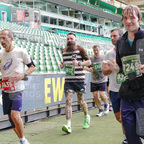 13.09.2026 - 21. swb-Marathon Bremen Michael Burmester http://msf.ph/oto/10461069 13.09.2026 13:12:17 Laufen im Stadion 118, 183, 265, 514, 695, 702, 703, 843, 933, 984, 1113, 1226, 1286, 1334, 1435, 1849, 1851, 1936, 1952, 2005, 2248, 2264, 2281, 2299, 2330, 2336, 2353, 2375, 2377, 2398, 2426, 2443, 2461, 2478, 2505, 2531, 2589, 2659, 2669, 2673, 2684, 2765, 2792, 2804, 2815, 2822, 2836, 2850, 2860, 2895, 2907, 2963, 2966, 2975, 2976, 3027, 3079, 3082, 3143, 3155, 3159, 3293, 3308, 3328, 3349, 3352, 3409, 3434, 3549, 551 meine-sportfotos.de