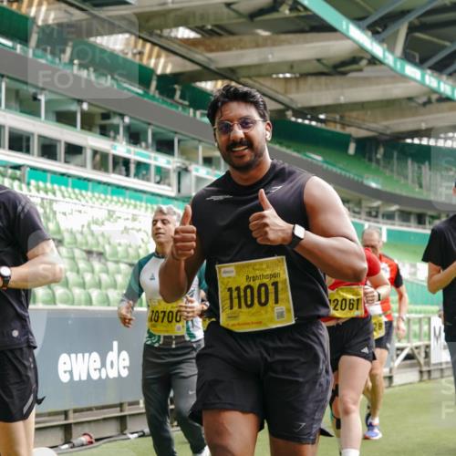 13.09.2026 - 21. swb-Marathon Bremen Michael Burmester http://msf.ph/oto/10461081 13.09.2026 10:34:24 Laufen im Stadion 10018, 10078, 10093, 10147, 10157, 10166, 10177, 10184, 10185, 10211, 10236, 10240, 10254, 10297, 10355, 10356, 10367, 10368, 10369, 10374, 10383, 10394, 10408, 10415, 10423, 10428, 10460, 10485, 10494, 10528, 10530, 10559, 10578, 10604, 10639, 10668, 10669, 10673, 10677, 10687, 10691, 10699, 10700, 10728, 10745, 10749, 10750, 10772, 10787, 10788, 10794, 10809, 10828, 10857, 10914, 10928, 11126, 11162, 11343, 11803, 11965, 10146, 10222 meine-sportfotos.de