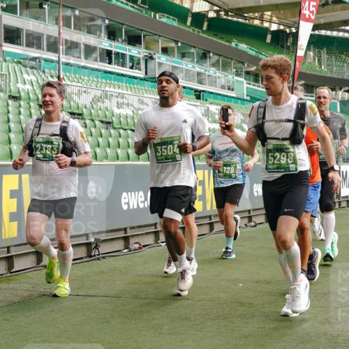 13.09.2026 - 21. swb-Marathon Bremen Michael Burmester http://msf.ph/oto/10461096 13.09.2026 12:55:06 Laufen im Stadion 161, 189, 201, 205, 385, 388, 411, 461, 472, 481, 495, 655, 666, 675, 816, 827, 854, 913, 1053, 1058, 1076, 1197, 1390, 1419, 1468, 1537, 1551, 1599, 1631, 1645, 1658, 2055, 2122, 2125, 2234, 2251, 2319, 2383, 2390, 2474, 2499, 2604, 2623, 2701, 2733, 2801, 2824, 2870, 2882, 2913, 2922, 2962, 2971, 3012, 3054, 3057, 3134, 3175, 3192, 3206, 3241, 3246, 3346, 3356, 3357, 3413, 3706, 3716, 3836, 4135, 4137, 4413, 4733, 5277, 5430, 5530, 6106, 2498, 3085 meine-sportfotos.de
