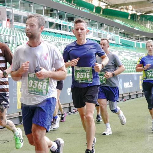 13.09.2026 - 21. swb-Marathon Bremen Michael Burmester http://msf.ph/oto/10461107 13.09.2026 13:12:18 Laufen im Stadion 118, 183, 265, 349, 514, 695, 702, 703, 843, 933, 984, 1113, 1226, 1286, 1334, 1435, 1849, 1851, 1936, 1952, 2005, 2248, 2264, 2281, 2299, 2330, 2336, 2353, 2375, 2377, 2398, 2426, 2443, 2461, 2478, 2505, 2531, 2589, 2659, 2669, 2673, 2684, 2765, 2792, 2804, 2815, 2822, 2836, 2850, 2860, 2884, 2895, 2907, 2963, 2966, 2975, 2976, 3027, 3079, 3082, 3143, 3155, 3159, 3293, 3308, 3328, 3349, 3352, 3409, 3434, 3549, 551 meine-sportfotos.de