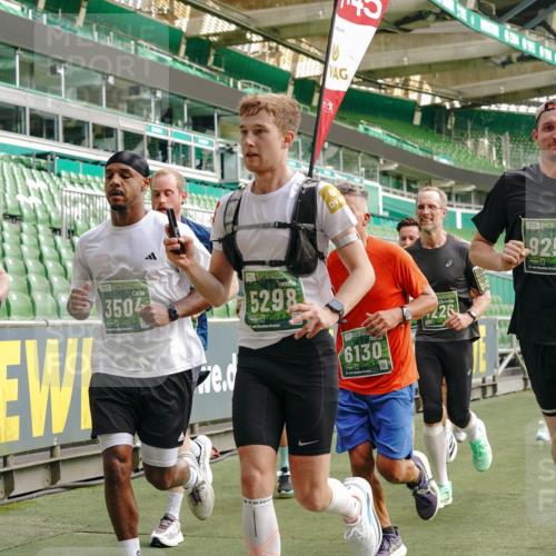 13.09.2026 - 21. swb-Marathon Bremen Michael Burmester http://msf.ph/oto/10461112 13.09.2026 12:55:07 Laufen im Stadion 161, 189, 201, 205, 385, 388, 411, 461, 472, 481, 495, 655, 666, 675, 816, 827, 854, 913, 1053, 1058, 1076, 1197, 1390, 1419, 1468, 1537, 1551, 1599, 1631, 1645, 1658, 2055, 2122, 2125, 2234, 2251, 2319, 2383, 2390, 2474, 2499, 2604, 2623, 2701, 2733, 2801, 2824, 2870, 2882, 2913, 2922, 2962, 2971, 3012, 3054, 3057, 3134, 3175, 3192, 3206, 3241, 3246, 3346, 3356, 3357, 3413, 3706, 3716, 3836, 4135, 4137, 4413, 4733, 5277, 5430, 5530, 6106, 2498, 3085 meine-sportfotos.de