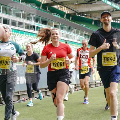 13.09.2026 - 21. swb-Marathon Bremen Michael Burmester http://msf.ph/oto/10461148 13.09.2026 10:34:24 Laufen im Stadion 10018, 10078, 10093, 10147, 10157, 10166, 10177, 10184, 10185, 10211, 10236, 10240, 10254, 10297, 10355, 10356, 10367, 10368, 10369, 10374, 10383, 10394, 10408, 10415, 10423, 10428, 10460, 10485, 10494, 10528, 10530, 10559, 10578, 10604, 10639, 10668, 10669, 10673, 10677, 10687, 10691, 10699, 10700, 10728, 10745, 10749, 10750, 10772, 10787, 10788, 10794, 10809, 10828, 10857, 10914, 10928, 11126, 11162, 11343, 11803, 11965, 10146, 10222 meine-sportfotos.de