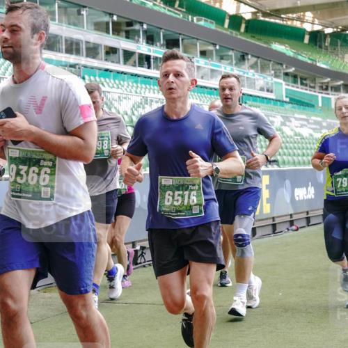 13.09.2026 - 21. swb-Marathon Bremen Michael Burmester http://msf.ph/oto/10461154 13.09.2026 13:12:18 Laufen im Stadion 118, 183, 265, 349, 514, 695, 702, 703, 843, 933, 984, 1113, 1226, 1286, 1334, 1435, 1849, 1851, 1936, 1952, 2005, 2248, 2264, 2281, 2299, 2330, 2336, 2353, 2375, 2377, 2398, 2426, 2443, 2461, 2478, 2505, 2531, 2589, 2659, 2669, 2673, 2684, 2765, 2792, 2804, 2815, 2822, 2836, 2850, 2860, 2884, 2895, 2907, 2963, 2966, 2975, 2976, 3027, 3079, 3082, 3143, 3155, 3159, 3293, 3308, 3328, 3349, 3352, 3409, 3434, 3549, 551 meine-sportfotos.de