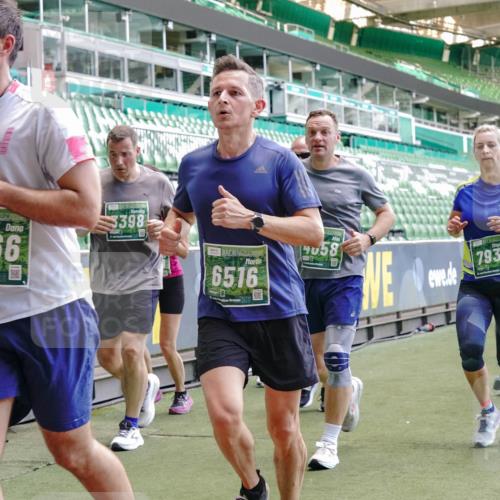 13.09.2026 - 21. swb-Marathon Bremen Michael Burmester http://msf.ph/oto/10461177 13.09.2026 13:12:18 Laufen im Stadion 118, 183, 265, 349, 514, 695, 702, 703, 843, 933, 984, 1113, 1226, 1286, 1334, 1435, 1849, 1851, 1936, 1952, 2005, 2248, 2264, 2281, 2299, 2330, 2336, 2353, 2375, 2377, 2398, 2426, 2443, 2461, 2478, 2505, 2531, 2589, 2659, 2669, 2673, 2684, 2765, 2792, 2804, 2815, 2822, 2836, 2850, 2860, 2884, 2895, 2907, 2963, 2966, 2975, 2976, 3027, 3079, 3082, 3143, 3155, 3159, 3293, 3308, 3328, 3349, 3352, 3409, 3434, 3549, 551 meine-sportfotos.de