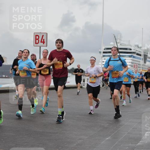 13.09.2026 - Kiel Lauf Andreas Tolksdorf http://msf.ph/oto/10461194 13.09.2026 12:01:44 Kiellinie 4, 9356, 3906, 2869, 12136, 1, 39, 11497, 3 meine-sportfotos.de