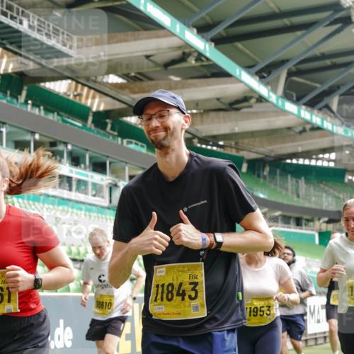 13.09.2026 - 21. swb-Marathon Bremen Michael Burmester http://msf.ph/oto/10461197 13.09.2026 10:34:25 Laufen im Stadion 10018, 10078, 10093, 10144, 10147, 10157, 10166, 10177, 10184, 10185, 10211, 10236, 10240, 10254, 10297, 10355, 10356, 10367, 10368, 10369, 10374, 10383, 10394, 10408, 10415, 10423, 10428, 10460, 10485, 10494, 10528, 10530, 10559, 10578, 10604, 10639, 10668, 10669, 10673, 10677, 10687, 10691, 10699, 10700, 10728, 10745, 10749, 10750, 10772, 10787, 10788, 10794, 10809, 10828, 10857, 10914, 10928, 11126, 11162, 11343, 11803, 11965, 10146, 10222 meine-sportfotos.de