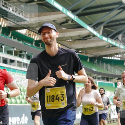 13.09.2026 - 21. swb-Marathon Bremen Michael Burmester http://msf.ph/oto/10461218 13.09.2026 10:34:25 Laufen im Stadion 10018, 10078, 10093, 10144, 10147, 10157, 10166, 10177, 10184, 10185, 10211, 10236, 10240, 10254, 10297, 10355, 10356, 10367, 10368, 10369, 10374, 10383, 10394, 10408, 10415, 10423, 10428, 10460, 10485, 10494, 10528, 10530, 10559, 10578, 10604, 10639, 10668, 10669, 10673, 10677, 10687, 10691, 10699, 10700, 10728, 10745, 10749, 10750, 10772, 10787, 10788, 10794, 10809, 10828, 10857, 10914, 10928, 11126, 11162, 11343, 11803, 11965, 10146, 10222 meine-sportfotos.de