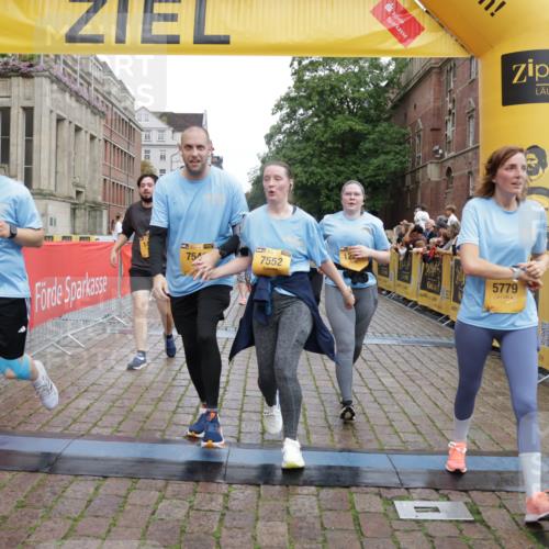 13.09.2026 - Kiel Lauf Yannick Fuchs http://msf.ph/oto/10461248 13.09.2026 09:53:30 Ziel 761, 802, 1417, 1499, 1718, 2886, 2948, 2978, 4920, 5779, 5789, 5988, 6180, 7185, 7429, 7541, 7552, 8260, 8353, 10495, 10929, 11059, 11073, 12284, 12493, 70, 175, 2058, 2399, 3205, 3581, 7140, 7143, 7226, 7495, 9568, 9707, 10275, 11312, 12417, 12468, 92, 852, 2657, 2691, 2748, 4144, 4626, 6254, 8502, 9057, 11872, 12390, 3581, 6241, 6613, 6845, 8851 meine-sportfotos.de