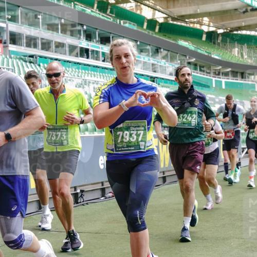 13.09.2026 - 21. swb-Marathon Bremen Michael Burmester http://msf.ph/oto/10461255 13.09.2026 13:12:19 Laufen im Stadion 118, 183, 265, 349, 514, 695, 702, 703, 843, 933, 984, 1113, 1226, 1286, 1334, 1435, 1849, 1851, 1936, 1952, 2005, 2248, 2264, 2281, 2299, 2330, 2336, 2353, 2375, 2377, 2398, 2426, 2443, 2461, 2478, 2505, 2531, 2589, 2659, 2669, 2673, 2684, 2765, 2792, 2804, 2815, 2822, 2836, 2850, 2860, 2884, 2895, 2907, 2963, 2966, 2975, 2976, 3027, 3079, 3082, 3143, 3155, 3159, 3293, 3308, 3328, 3349, 3352, 3409, 3434, 3549, 551 meine-sportfotos.de
