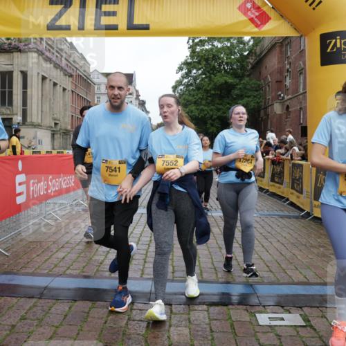 13.09.2026 - Kiel Lauf Yannick Fuchs http://msf.ph/oto/10461258 13.09.2026 09:53:30 Ziel 761, 802, 1417, 1499, 1718, 2886, 2948, 2978, 4920, 5779, 5789, 5988, 6180, 7185, 7429, 7541, 7552, 8260, 8353, 10495, 10929, 11059, 11073, 12284, 12493, 70, 175, 2058, 2399, 3205, 3581, 7140, 7143, 7226, 7495, 9568, 9707, 10275, 11312, 12417, 12468, 92, 852, 2657, 2691, 2748, 4144, 4626, 6254, 8502, 9057, 11872, 12390, 3581, 6241, 6613, 6845, 8851 meine-sportfotos.de