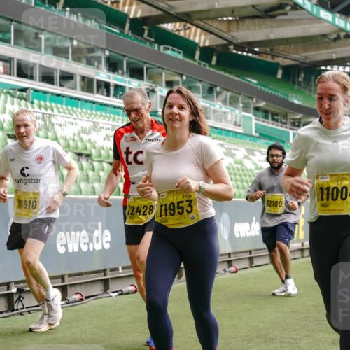 13.09.2026 - 21. swb-Marathon Bremen Michael Burmester http://msf.ph/oto/10461293 13.09.2026 10:34:26 Laufen im Stadion 10018, 10078, 10093, 10144, 10147, 10157, 10166, 10177, 10184, 10185, 10211, 10236, 10240, 10254, 10297, 10355, 10356, 10367, 10368, 10369, 10374, 10383, 10394, 10408, 10415, 10423, 10427, 10428, 10460, 10485, 10494, 10528, 10530, 10559, 10578, 10604, 10639, 10668, 10669, 10673, 10677, 10687, 10691, 10699, 10700, 10728, 10745, 10749, 10750, 10772, 10787, 10788, 10794, 10809, 10828, 10857, 10914, 10928, 11126, 11162, 11343, 11803, 11965, 10146, 10222 meine-sportfotos.de
