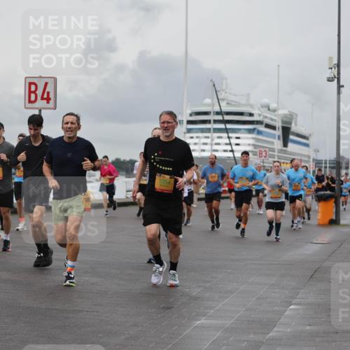 13.09.2026 - Kiel Lauf Andreas Tolksdorf http://msf.ph/oto/10461329 13.09.2026 12:01:50 Kiellinie 8173, 4, 106, 5354, 39 meine-sportfotos.de