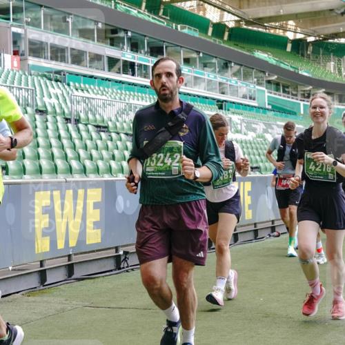 13.09.2026 - 21. swb-Marathon Bremen Michael Burmester http://msf.ph/oto/10461353 13.09.2026 13:12:20 Laufen im Stadion 118, 183, 265, 349, 514, 695, 702, 703, 843, 933, 984, 1113, 1226, 1286, 1334, 1435, 1849, 1851, 1936, 1952, 2005, 2248, 2264, 2281, 2299, 2330, 2336, 2353, 2375, 2377, 2398, 2426, 2443, 2461, 2478, 2505, 2531, 2589, 2659, 2669, 2673, 2684, 2765, 2792, 2804, 2815, 2822, 2836, 2850, 2860, 2884, 2895, 2907, 2963, 2966, 2975, 2976, 3027, 3079, 3082, 3143, 3155, 3159, 3293, 3308, 3328, 3349, 3352, 3409, 3434, 3549, 551 meine-sportfotos.de