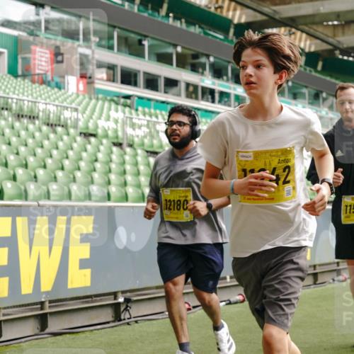 13.09.2026 - 21. swb-Marathon Bremen Michael Burmester http://msf.ph/oto/10461416 13.09.2026 10:34:28 Laufen im Stadion 10018, 10078, 10093, 10144, 10147, 10157, 10166, 10177, 10184, 10185, 10211, 10236, 10240, 10254, 10297, 10355, 10356, 10367, 10368, 10369, 10374, 10394, 10408, 10415, 10423, 10427, 10428, 10460, 10485, 10494, 10528, 10530, 10559, 10578, 10604, 10639, 10668, 10669, 10673, 10677, 10687, 10691, 10699, 10700, 10745, 10749, 10750, 10772, 10787, 10788, 10794, 10809, 10828, 10857, 10914, 10928, 11126, 11162, 11343, 11803, 11965, 10146, 10222 meine-sportfotos.de