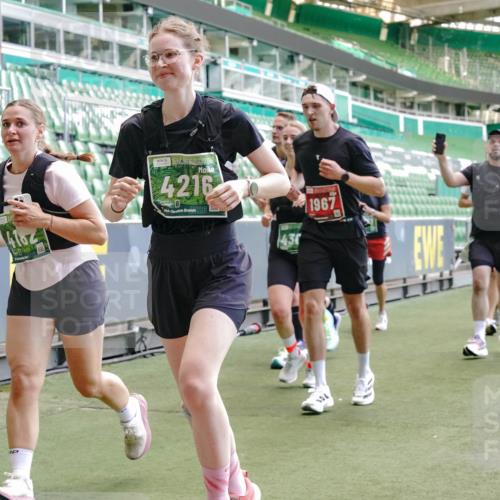 13.09.2026 - 21. swb-Marathon Bremen Michael Burmester http://msf.ph/oto/10461518 13.09.2026 13:12:21 Laufen im Stadion 118, 183, 265, 349, 514, 695, 702, 703, 843, 933, 984, 1113, 1226, 1286, 1334, 1435, 1641, 1849, 1851, 1936, 1952, 2005, 2248, 2264, 2281, 2299, 2330, 2336, 2353, 2375, 2377, 2398, 2426, 2443, 2461, 2478, 2505, 2531, 2589, 2659, 2669, 2673, 2684, 2765, 2792, 2804, 2815, 2822, 2836, 2850, 2860, 2884, 2895, 2907, 2963, 2966, 2975, 2976, 3027, 3079, 3082, 3143, 3155, 3159, 3253, 3293, 3308, 3328, 3349, 3352, 3409, 3434, 3549, 551 meine-sportfotos.de