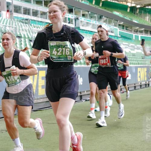 13.09.2026 - 21. swb-Marathon Bremen Michael Burmester http://msf.ph/oto/10461545 13.09.2026 13:12:21 Laufen im Stadion 118, 183, 265, 349, 514, 695, 702, 703, 843, 933, 984, 1113, 1226, 1286, 1334, 1435, 1641, 1849, 1851, 1936, 1952, 2005, 2248, 2264, 2281, 2299, 2330, 2336, 2353, 2375, 2377, 2398, 2426, 2443, 2461, 2478, 2505, 2531, 2589, 2659, 2669, 2673, 2684, 2765, 2792, 2804, 2815, 2822, 2836, 2850, 2860, 2884, 2895, 2907, 2963, 2966, 2975, 2976, 3027, 3079, 3082, 3143, 3155, 3159, 3253, 3293, 3308, 3328, 3349, 3352, 3409, 3434, 3549, 551 meine-sportfotos.de