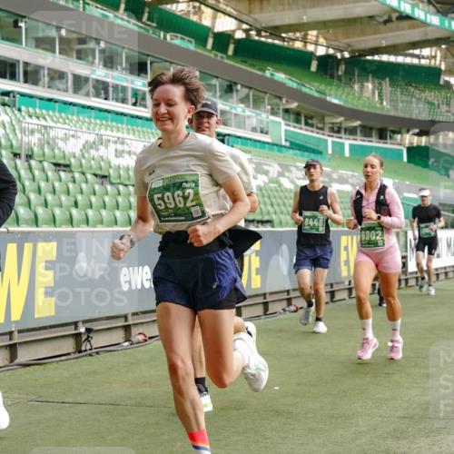13.09.2026 - 21. swb-Marathon Bremen Michael Burmester http://msf.ph/oto/10461561 13.09.2026 12:55:14 Laufen im Stadion 161, 189, 201, 205, 385, 388, 411, 461, 465, 472, 481, 495, 655, 666, 816, 827, 854, 913, 1053, 1058, 1076, 1197, 1390, 1419, 1468, 1537, 1551, 1599, 1631, 1645, 1658, 1750, 2055, 2122, 2125, 2234, 2251, 2260, 2319, 2383, 2390, 2474, 2499, 2604, 2623, 2701, 2733, 2801, 2824, 2870, 2882, 2913, 2922, 2962, 2971, 3012, 3054, 3057, 3134, 3175, 3192, 3206, 3241, 3246, 3346, 3356, 3357, 3413, 3508, 3706, 3716, 3836, 4135, 4137, 4413, 4479, 4733, 5277, 5430, 5530, 6106, 2498, 3085 meine-sportfotos.de