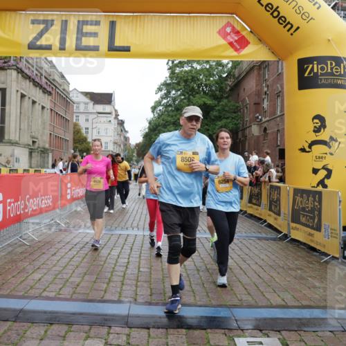 13.09.2026 - Kiel Lauf Yannick Fuchs http://msf.ph/oto/10461580 13.09.2026 09:53:43 Ziel 92, 852, 2657, 2691, 2748, 4144, 4626, 5988, 6254, 8502, 11872, 12390, 761, 802, 1417, 1499, 1718, 2058, 2886, 2948, 2978, 4920, 5779, 5789, 6180, 7140, 7143, 7185, 7429, 7495, 7541, 7552, 8260, 8353, 9568, 10275, 10495, 10929, 11059, 11073, 11312, 12284, 12493, 200, 2953, 4539, 4762, 4803, 4988, 5670, 5695, 7194, 8041, 8044, 8473, 9057, 9446, 9516, 10535, 11100, 175, 2399, 3205, 7140, 7226, 7495, 9707, 10275, 12417, 12468 meine-sportfotos.de