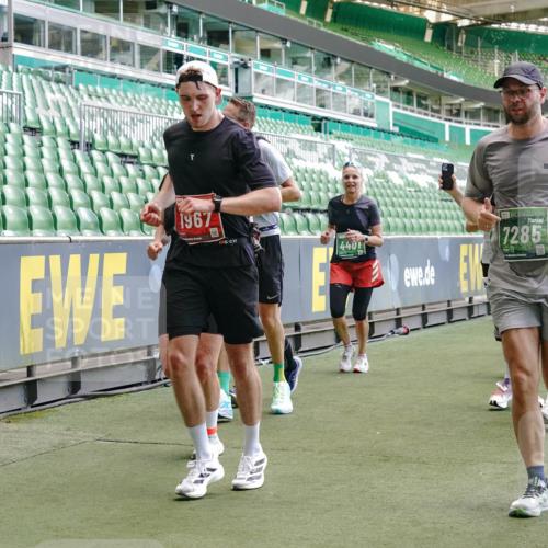 13.09.2026 - 21. swb-Marathon Bremen Michael Burmester http://msf.ph/oto/10461587 13.09.2026 13:12:22 Laufen im Stadion 118, 183, 265, 349, 514, 695, 702, 703, 843, 933, 984, 1113, 1226, 1286, 1334, 1435, 1641, 1849, 1851, 1936, 1952, 2005, 2248, 2264, 2281, 2299, 2330, 2336, 2353, 2375, 2377, 2398, 2426, 2439, 2443, 2461, 2478, 2505, 2531, 2589, 2659, 2669, 2673, 2684, 2765, 2792, 2804, 2815, 2822, 2836, 2850, 2860, 2884, 2895, 2907, 2963, 2966, 2975, 2976, 3027, 3079, 3082, 3143, 3155, 3159, 3253, 3293, 3308, 3328, 3349, 3352, 3434, 3549, 551 meine-sportfotos.de