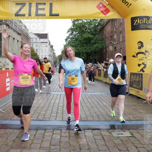 13.09.2026 - Kiel Lauf Yannick Fuchs http://msf.ph/oto/10461605 13.09.2026 09:53:44 Ziel 92, 852, 2657, 2691, 2748, 4144, 4626, 5988, 6254, 8502, 11872, 12390, 761, 802, 1417, 1499, 1718, 2058, 2886, 2948, 2978, 4920, 5779, 5789, 6180, 7140, 7143, 7185, 7429, 7541, 7552, 8260, 8353, 9568, 10275, 10495, 10929, 11059, 11073, 11312, 12284, 12493, 200, 2953, 3703, 4277, 4539, 4762, 4803, 4988, 5670, 5695, 7194, 7458, 8041, 8044, 8473, 9057, 9446, 9516, 10535, 11100, 175, 2399, 7140, 7226, 7495, 9707, 10275 meine-sportfotos.de