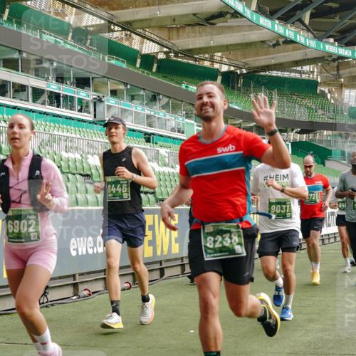 13.09.2026 - 21. swb-Marathon Bremen Michael Burmester http://msf.ph/oto/10461644 13.09.2026 12:55:16 Laufen im Stadion 161, 189, 201, 205, 385, 388, 411, 461, 465, 472, 481, 495, 655, 666, 816, 827, 854, 913, 1053, 1058, 1076, 1197, 1390, 1419, 1468, 1537, 1551, 1599, 1631, 1645, 1658, 1750, 2122, 2125, 2234, 2251, 2260, 2319, 2383, 2390, 2474, 2499, 2604, 2623, 2701, 2733, 2801, 2824, 2870, 2882, 2913, 2922, 2962, 2971, 3012, 3054, 3057, 3134, 3175, 3192, 3206, 3241, 3246, 3346, 3356, 3357, 3411, 3413, 3508, 3706, 3716, 3836, 4135, 4137, 4413, 4479, 4733, 5277, 5430, 5530, 6106, 2498, 3085 meine-sportfotos.de