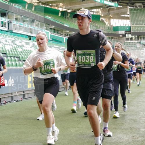 13.09.2026 - 21. swb-Marathon Bremen Michael Burmester http://msf.ph/oto/10461674 13.09.2026 13:12:23 Laufen im Stadion 118, 183, 265, 349, 514, 695, 702, 703, 843, 933, 984, 1113, 1226, 1286, 1334, 1435, 1641, 1849, 1851, 1936, 1952, 2005, 2248, 2264, 2281, 2299, 2330, 2336, 2353, 2375, 2377, 2398, 2426, 2439, 2443, 2461, 2478, 2505, 2531, 2589, 2659, 2669, 2673, 2684, 2765, 2773, 2792, 2804, 2815, 2822, 2836, 2850, 2860, 2884, 2895, 2907, 2963, 2966, 2975, 2976, 3027, 3079, 3082, 3143, 3155, 3159, 3253, 3293, 3308, 3313, 3328, 3349, 3352, 3434, 3549, 551 meine-sportfotos.de