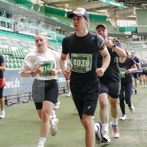 13.09.2026 - 21. swb-Marathon Bremen Michael Burmester http://msf.ph/oto/10461697 13.09.2026 13:12:23 Laufen im Stadion 118, 183, 265, 349, 514, 695, 702, 703, 843, 933, 984, 1113, 1226, 1286, 1334, 1435, 1641, 1849, 1851, 1936, 1952, 2005, 2248, 2264, 2281, 2299, 2330, 2336, 2353, 2375, 2377, 2398, 2426, 2439, 2443, 2461, 2478, 2505, 2531, 2589, 2659, 2669, 2673, 2684, 2765, 2773, 2792, 2804, 2815, 2822, 2836, 2850, 2860, 2884, 2895, 2907, 2963, 2966, 2975, 2976, 3027, 3079, 3082, 3143, 3155, 3159, 3253, 3293, 3308, 3313, 3328, 3349, 3352, 3434, 3549, 551 meine-sportfotos.de