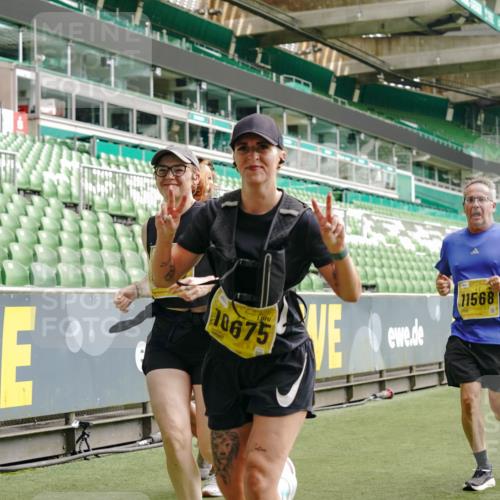 13.09.2026 - 21. swb-Marathon Bremen Michael Burmester http://msf.ph/oto/10461826 13.09.2026 10:34:33 Laufen im Stadion 10018, 10078, 10093, 10144, 10147, 10157, 10177, 10184, 10185, 10211, 10236, 10240, 10254, 10297, 10355, 10356, 10367, 10368, 10369, 10374, 10377, 10408, 10415, 10423, 10427, 10428, 10460, 10485, 10528, 10530, 10559, 10578, 10604, 10639, 10668, 10669, 10673, 10677, 10687, 10691, 10699, 10700, 10715, 10745, 10749, 10750, 10772, 10787, 10788, 10809, 10828, 10857, 10914, 10928, 11126, 11162, 11343, 11803, 11965, 10146, 10222 meine-sportfotos.de