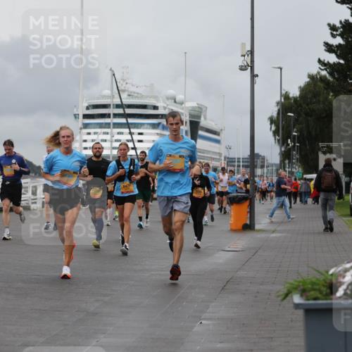 13.09.2026 - Kiel Lauf Andreas Tolksdorf http://msf.ph/oto/10461881 13.09.2026 12:02:21 Kiellinie 34, 6477, 33, 00 meine-sportfotos.de