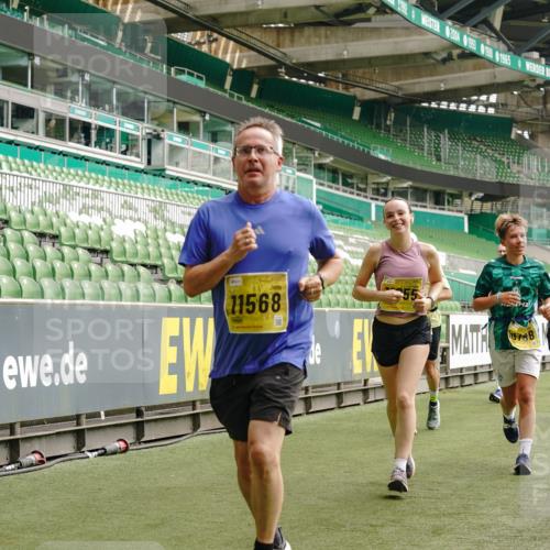 13.09.2026 - 21. swb-Marathon Bremen Michael Burmester http://msf.ph/oto/10461920 13.09.2026 10:34:33 Laufen im Stadion 10018, 10078, 10093, 10144, 10147, 10157, 10177, 10184, 10185, 10211, 10236, 10240, 10254, 10297, 10355, 10356, 10367, 10368, 10369, 10374, 10377, 10408, 10415, 10423, 10427, 10428, 10460, 10485, 10528, 10530, 10559, 10578, 10604, 10639, 10668, 10669, 10673, 10677, 10687, 10691, 10699, 10700, 10715, 10745, 10749, 10750, 10772, 10787, 10788, 10809, 10828, 10857, 10914, 10928, 11126, 11162, 11343, 11803, 11965, 10146, 10222 meine-sportfotos.de