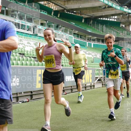 13.09.2026 - 21. swb-Marathon Bremen Michael Burmester http://msf.ph/oto/10462028 13.09.2026 10:34:35 Laufen im Stadion 10018, 10078, 10093, 10144, 10147, 10157, 10177, 10184, 10185, 10211, 10236, 10240, 10245, 10254, 10297, 10355, 10356, 10367, 10368, 10369, 10377, 10408, 10415, 10423, 10427, 10428, 10460, 10485, 10528, 10530, 10559, 10578, 10604, 10639, 10668, 10669, 10673, 10677, 10687, 10691, 10699, 10700, 10715, 10745, 10749, 10750, 10772, 10787, 10788, 10809, 10828, 10857, 10914, 10928, 11126, 11162, 11343, 11803, 11965, 10146, 10222 meine-sportfotos.de