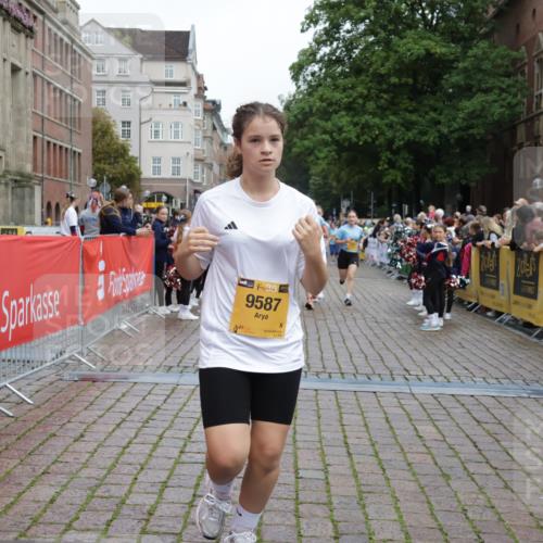 13.09.2026 - Kiel Lauf Yannick Fuchs http://msf.ph/oto/10462090 13.09.2026 09:54:15 Ziel 2815, 2865, 3148, 3283, 3702, 4263, 6327, 6986, 7127, 8325, 9587, 10261, 10424, 10434, 12753, 200, 2657, 2691, 2748, 2953, 3702, 3703, 4144, 4277, 4539, 4762, 4803, 4988, 5670, 5695, 7194, 7458, 8041, 8044, 8473, 9057, 9446, 9516, 10535, 11100, 11872, 12390, 1414, 1441, 2368, 2485, 5030, 5937, 6815, 6825, 7090, 8830, 12750, 12751, 92, 852, 2691, 4626, 5988, 6254, 8502 meine-sportfotos.de