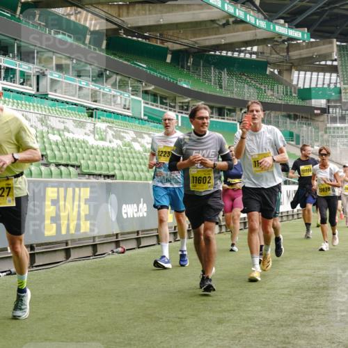 13.09.2026 - 21. swb-Marathon Bremen Michael Burmester http://msf.ph/oto/10462200 13.09.2026 10:34:36 Laufen im Stadion 10018, 10078, 10093, 10144, 10147, 10157, 10177, 10184, 10185, 10211, 10236, 10240, 10245, 10254, 10297, 10355, 10356, 10367, 10368, 10369, 10377, 10408, 10415, 10423, 10427, 10428, 10460, 10485, 10528, 10530, 10559, 10578, 10604, 10639, 10668, 10669, 10673, 10677, 10687, 10691, 10699, 10700, 10715, 10745, 10749, 10750, 10772, 10787, 10788, 10809, 10828, 10857, 10914, 10928, 11126, 11162, 11343, 11803, 11965, 10146, 10222 meine-sportfotos.de