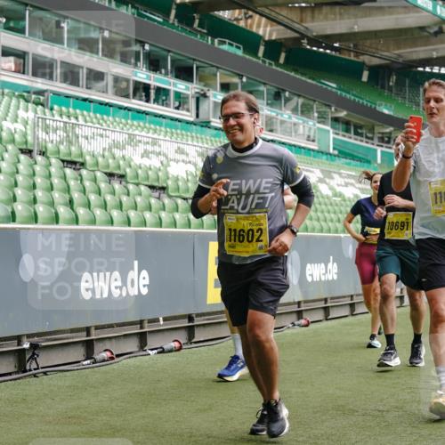 13.09.2026 - 21. swb-Marathon Bremen Michael Burmester http://msf.ph/oto/10462225 13.09.2026 10:34:38 Laufen im Stadion 10018, 10093, 10144, 10147, 10157, 10175, 10177, 10184, 10185, 10211, 10236, 10240, 10245, 10254, 10297, 10355, 10356, 10367, 10368, 10369, 10377, 10408, 10415, 10423, 10427, 10428, 10460, 10485, 10492, 10528, 10530, 10559, 10578, 10604, 10639, 10668, 10669, 10673, 10677, 10687, 10691, 10699, 10700, 10715, 10745, 10749, 10750, 10772, 10787, 10788, 10809, 10828, 10857, 10914, 10928, 11126, 11162, 11343, 11803, 11965, 10146, 10222 meine-sportfotos.de