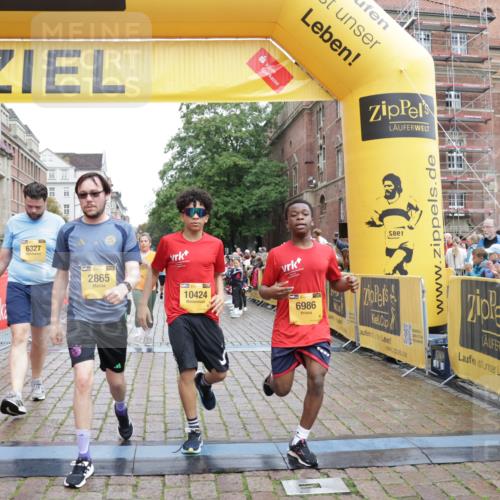 13.09.2026 - Kiel Lauf Yannick Fuchs http://msf.ph/oto/10462253 13.09.2026 09:54:22 Ziel 1441, 2368, 2485, 2865, 3283, 4263, 6327, 6825, 6986, 7090, 7127, 10261, 10424, 10434, 12753, 200, 2815, 2953, 3148, 3702, 3703, 4277, 4539, 4762, 4803, 4988, 5670, 5695, 7194, 7458, 8041, 8044, 8325, 8473, 9057, 9446, 9516, 9587, 10535, 11100, 11872, 1414, 3489, 5030, 5503, 5504, 5937, 6815, 8830, 12750, 12751, 2657, 2691, 2748, 4144, 9057, 11872, 12390 meine-sportfotos.de