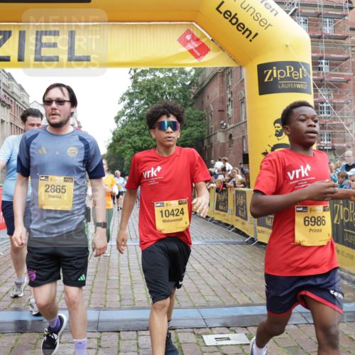 13.09.2026 - Kiel Lauf Yannick Fuchs http://msf.ph/oto/10462277 13.09.2026 09:54:23 Ziel 1441, 2368, 2485, 2865, 3283, 4263, 6327, 6825, 6986, 7090, 7127, 10261, 10424, 10434, 12753, 200, 2815, 2953, 3148, 3702, 3703, 4277, 4539, 4762, 4803, 4988, 5670, 5695, 7194, 7458, 8041, 8044, 8325, 8473, 9057, 9446, 9516, 9587, 10535, 11100, 11872, 1414, 3489, 5030, 5503, 5504, 5937, 6815, 8830, 12750, 12751, 2657, 2691, 2748, 4144, 4539, 4803, 9057, 11872, 12390 meine-sportfotos.de
