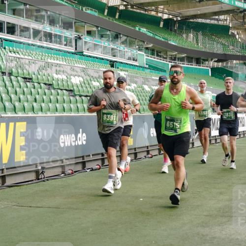 13.09.2026 - 21. swb-Marathon Bremen Michael Burmester http://msf.ph/oto/10462317 13.09.2026 12:55:30 Laufen im Stadion 161, 189, 201, 205, 307, 385, 388, 411, 461, 465, 481, 495, 655, 666, 854, 913, 926, 1053, 1058, 1197, 1390, 1537, 1599, 1631, 1645, 1658, 1750, 2122, 2125, 2234, 2251, 2260, 2319, 2383, 2390, 2474, 2535, 2604, 2733, 2801, 2824, 2870, 2913, 2922, 2948, 2962, 3012, 3054, 3057, 3119, 3134, 3175, 3192, 3202, 3206, 3241, 3246, 3290, 3346, 3348, 3356, 3357, 3411, 3508, 3706, 3716, 3836, 4135, 4137, 4171, 4413, 4455, 4479, 4733, 5277, 5430, 5530, 6106, 2498, 3085 meine-sportfotos.de