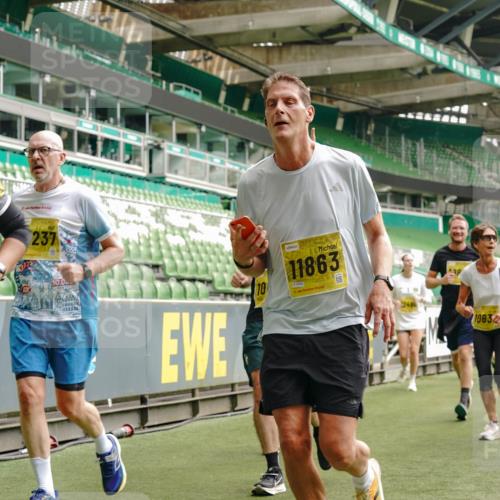 13.09.2026 - 21. swb-Marathon Bremen Michael Burmester http://msf.ph/oto/10462318 13.09.2026 10:34:39 Laufen im Stadion 10018, 10093, 10144, 10147, 10157, 10173, 10175, 10177, 10184, 10185, 10211, 10236, 10240, 10245, 10254, 10297, 10355, 10356, 10367, 10368, 10369, 10377, 10408, 10415, 10423, 10427, 10428, 10460, 10485, 10492, 10528, 10530, 10559, 10578, 10604, 10639, 10668, 10669, 10673, 10677, 10687, 10691, 10699, 10700, 10715, 10749, 10750, 10772, 10787, 10788, 10809, 10828, 10857, 10914, 10928, 11126, 11162, 11343, 11803, 11965, 10146, 10222 meine-sportfotos.de