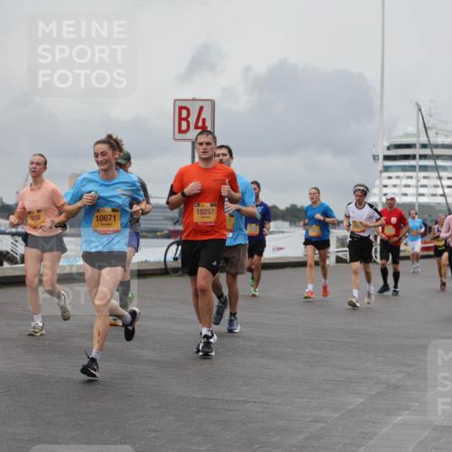 13.09.2026 - Kiel Lauf Andreas Tolksdorf http://msf.ph/oto/10462415 13.09.2026 12:02:43 Kiellinie 9258, 4, 39, 10671, 38, 10257 meine-sportfotos.de