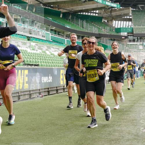 13.09.2026 - 21. swb-Marathon Bremen Michael Burmester http://msf.ph/oto/10462420 13.09.2026 10:34:40 Laufen im Stadion 10018, 10093, 10144, 10147, 10157, 10173, 10175, 10177, 10184, 10185, 10211, 10236, 10240, 10245, 10254, 10297, 10355, 10356, 10367, 10368, 10369, 10377, 10408, 10415, 10423, 10427, 10428, 10460, 10485, 10492, 10528, 10530, 10559, 10578, 10604, 10639, 10668, 10669, 10673, 10677, 10687, 10691, 10699, 10700, 10715, 10749, 10750, 10772, 10787, 10788, 10809, 10828, 10857, 10914, 10928, 11126, 11162, 11343, 11803, 11965, 10146, 10222 meine-sportfotos.de