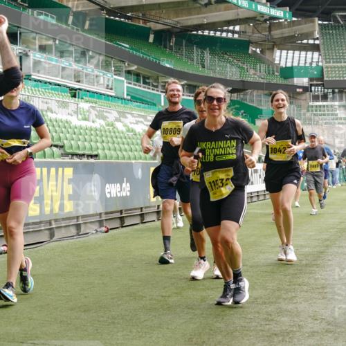 13.09.2026 - 21. swb-Marathon Bremen Michael Burmester http://msf.ph/oto/10462446 13.09.2026 10:34:40 Laufen im Stadion 10018, 10093, 10144, 10147, 10157, 10173, 10175, 10177, 10184, 10185, 10211, 10236, 10240, 10245, 10254, 10297, 10355, 10356, 10367, 10368, 10369, 10377, 10408, 10415, 10423, 10427, 10428, 10460, 10485, 10492, 10528, 10530, 10559, 10578, 10604, 10639, 10668, 10669, 10673, 10677, 10687, 10691, 10699, 10700, 10715, 10749, 10750, 10772, 10787, 10788, 10809, 10828, 10857, 10914, 10928, 11126, 11162, 11343, 11803, 11965, 10146, 10222 meine-sportfotos.de